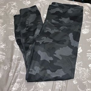 🚚MOVING SALE MUST GO Yogalicious XL Leggings